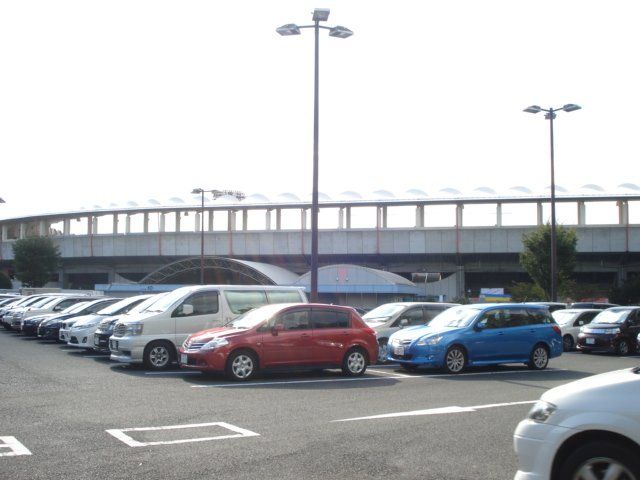 近くの等々力サッカー場まで694m（徒歩9分）