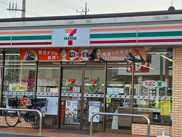 近くのセブンイレブンまで70m（徒歩1分）