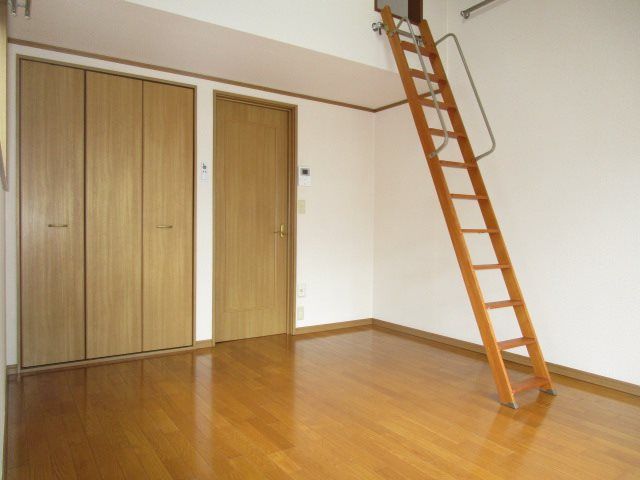 ベッドルーム
