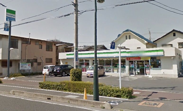 近くのファミリーマート 川口青木町公園前店まで308m（徒歩4分）