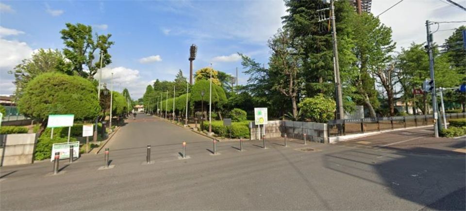 近くの川口市役所 青木町公園総合運動場まで595m（徒歩8分）