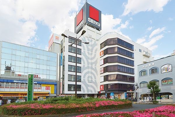 近くの西友 久米川店まで592m（徒歩8分）