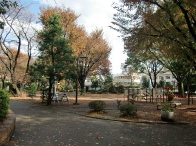 近くの諏訪の森公園まで715m（徒歩9分）