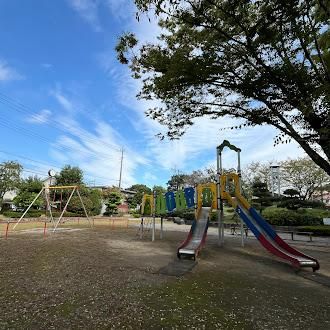 近くの稲荷林公園まで344m（徒歩5分）