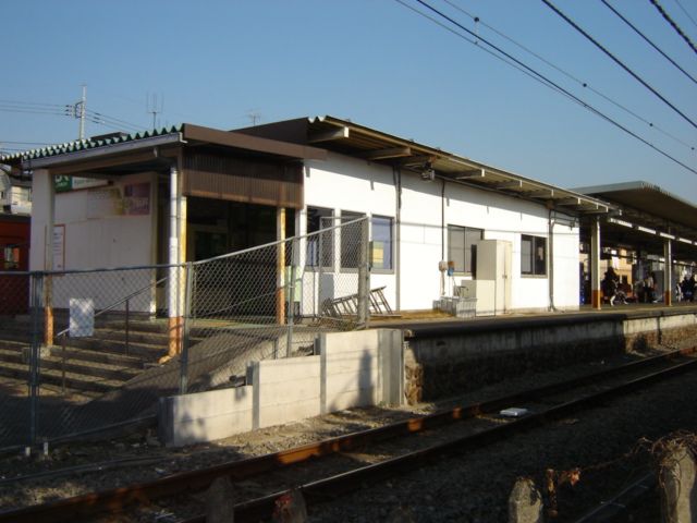 近くの東秋留駅まで800m（徒歩10分）