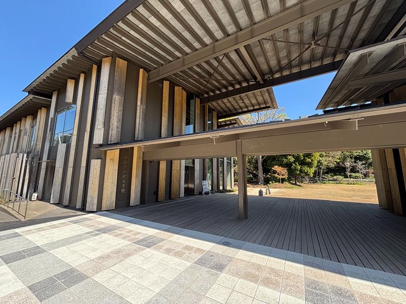 近くの田園調布せせらぎ公園まで555m（徒歩7分）