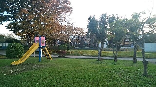 近くの鎮守前公園まで550m（徒歩7分）