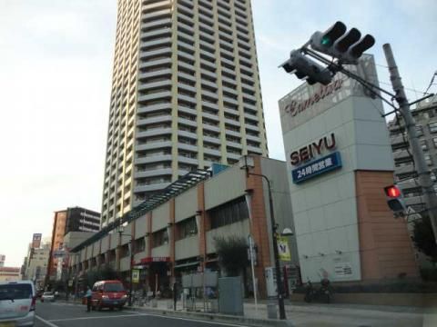 近くの西友 川口本町店まで126m（徒歩2分）