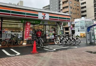 近くのセブンイレブン 葛飾亀有4丁目店まで163m（徒歩3分）