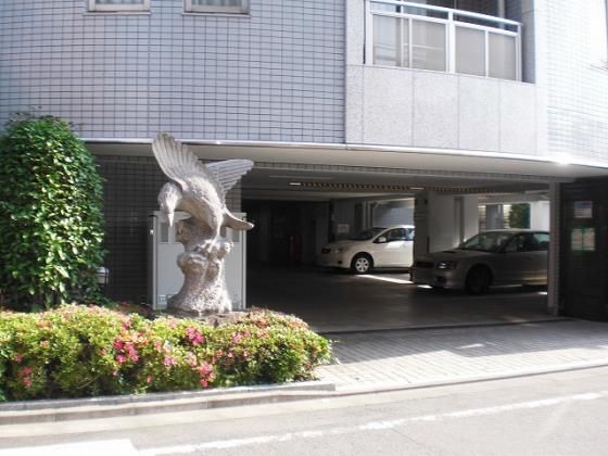 近くの川崎市立橘小学校まで650m(徒歩9分)