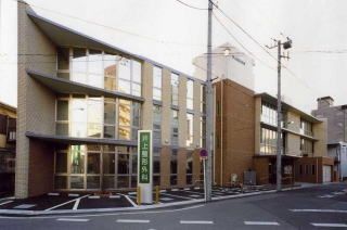 近くの井上整形外科まで18m（徒歩1分）
