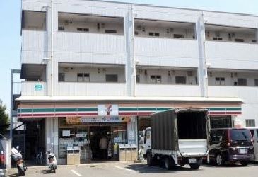 近くのセブンイレブンまで350m（徒歩5分）