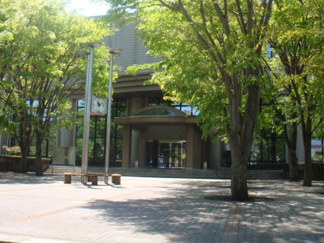 近くの日の出町役場まで540m（徒歩7分）