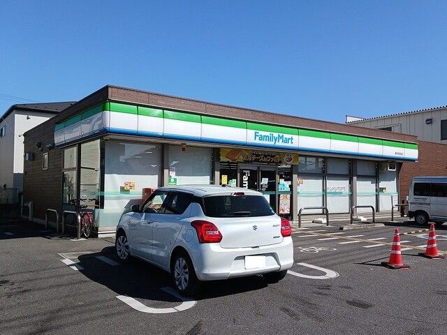 近くのファミリーマート東所沢和田店まで290m（徒歩4分）