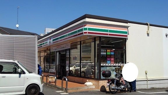 近くのセブンイレブンまで700m(徒歩9分)