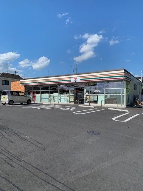 近くのセブンイレブン青梅河辺東店まで350m（徒歩5分）