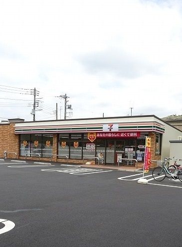 近くのセブンイレブンまで800m（徒歩10分）