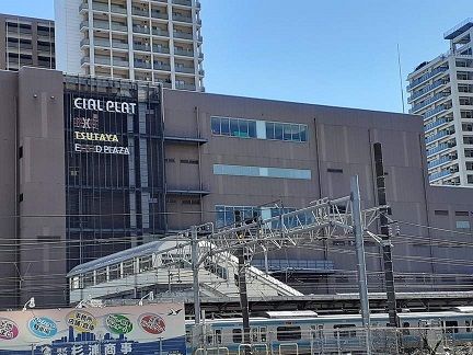 近くの商業施設まで750m(徒歩10分)