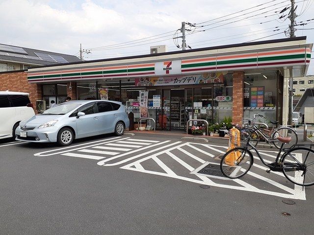 近くの川口東本郷店まで777m(徒歩10分)