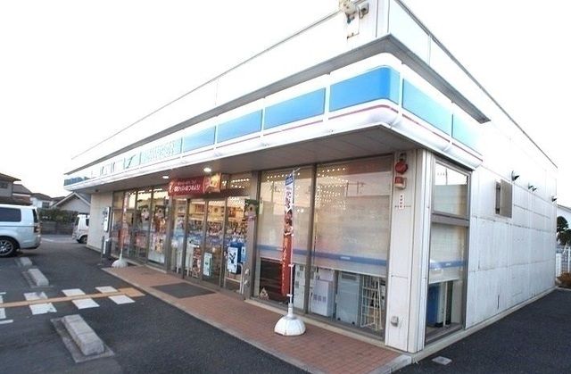 近くのローソン飯能双柳六道店まで650m(徒歩9分)