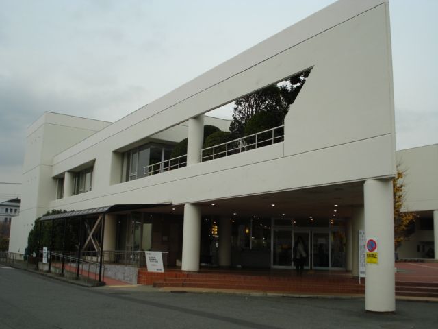 近くの寒川町役場まで935m(徒歩12分)