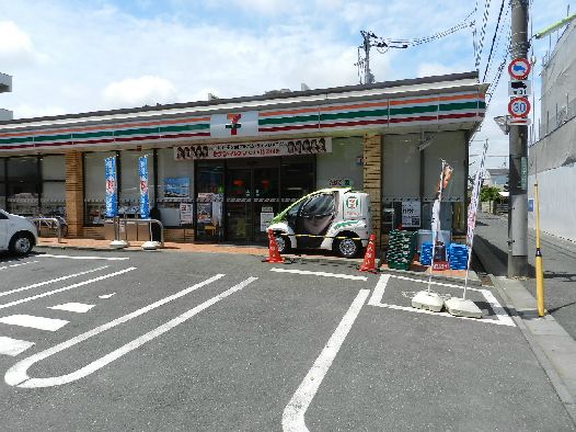 近くのセブンイレブン 世田谷粕谷3丁目店まで655m（徒歩9分）