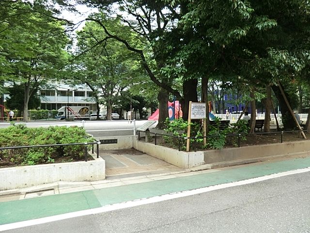近くの豊玉公園まで350m（徒歩5分）
