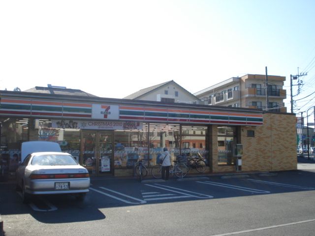 近くのセブンイレブン狭山東三ツ木店まで398m（徒歩5分）