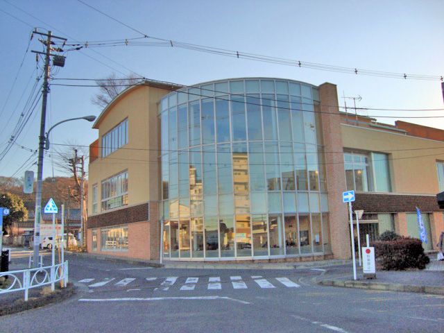 近くの日野市立平山図書館まで749m(徒歩10分)