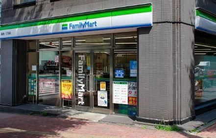 近くのファミリーマート 湯島一丁目店まで142m(徒歩2分)