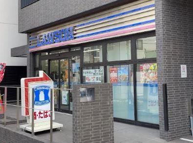 近くのローソン 文京サッカー通り店まで102m(徒歩2分)