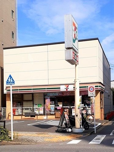 近くのセブンイレブン田端新町3丁目店まで45m(徒歩1分)