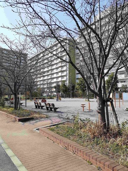 近くの板橋区立蓮根三丁目公園まで127m(徒歩2分)