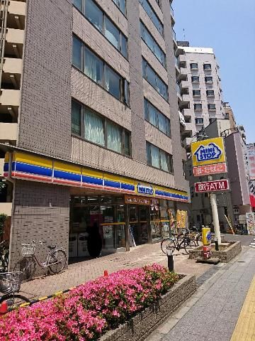 近くのミニストップ東向島5丁目店まで604m（徒歩8分）