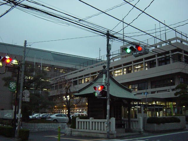 近くの草加市役所まで900m（徒歩12分）