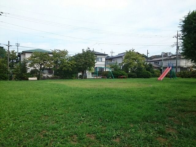 近くのあじさい公園まで550m(徒歩7分)