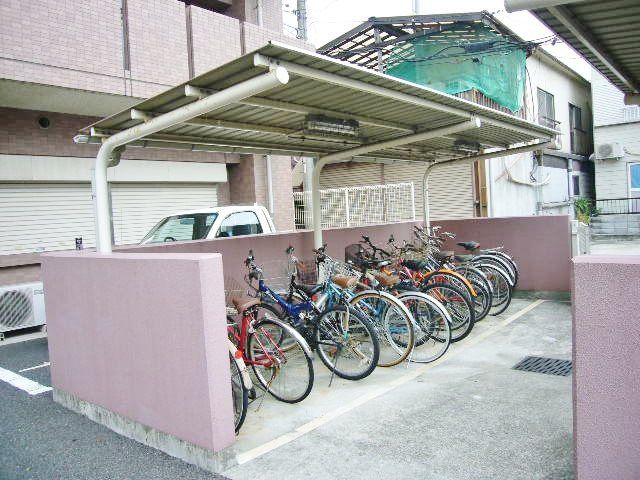 近くの生麦病院まで300m(徒歩4分)