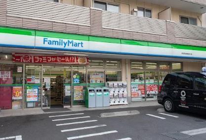 近くのファミリーマート 新宿税務署通り店まで398m(徒歩5分)