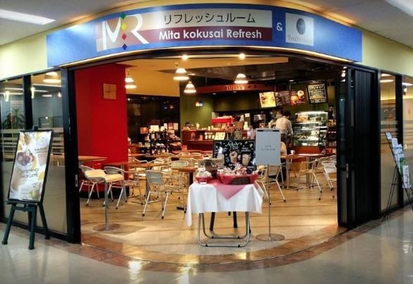 近くのファミリーマート 芝五丁目店まで100m(徒歩2分)
