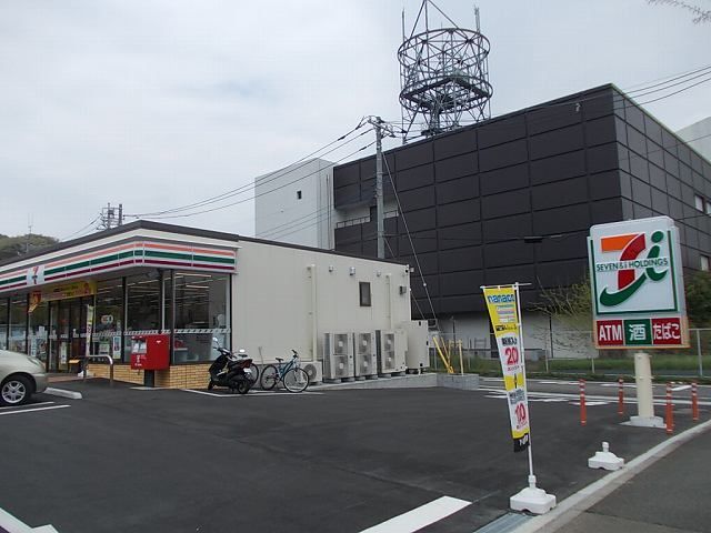 近くのセブンイレブンまで600m（徒歩8分）