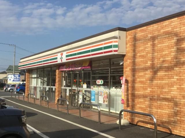 近くのセブンイレブン東松山市ノ川店まで809m（徒歩11分）