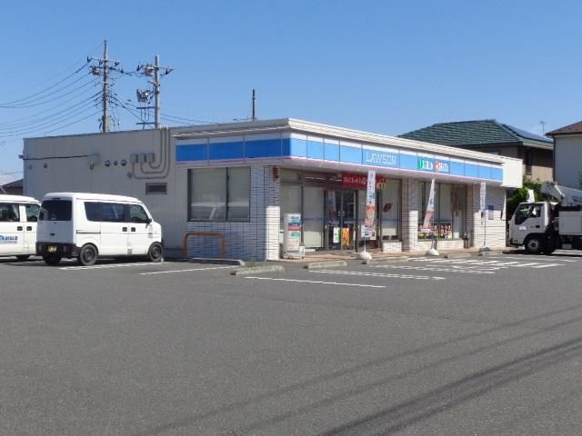 近くのローソン東松山加美町店まで50m（徒歩1分）