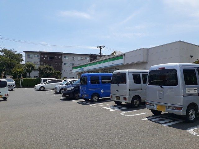 近くのFamilyMartまで769m(徒歩10分)
