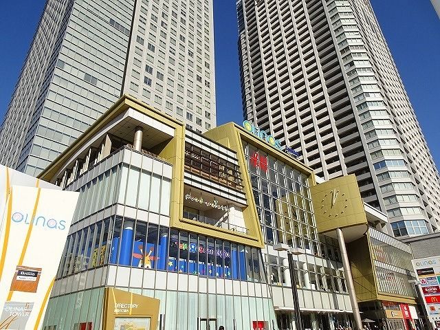 近くのオリナスモールまで890m(徒歩12分)