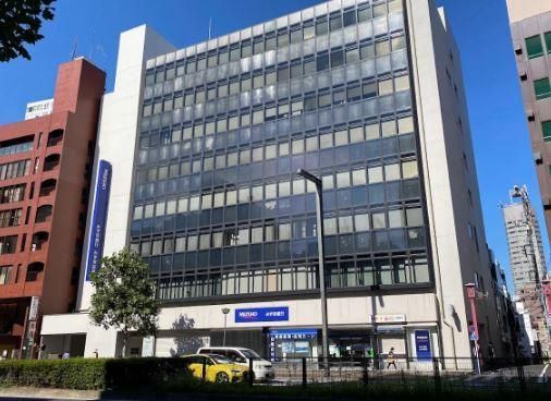 近くのみずほ銀行四谷支店まで120m（徒歩2分）