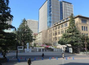 近くの早稲田大学早稲田キャンパスまで588m（徒歩8分）