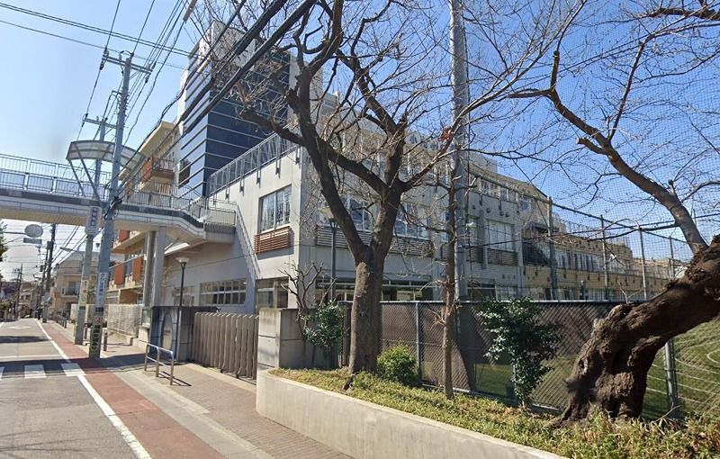 近くの品川区立小山小学校(西小山)まで763m(徒歩10分)