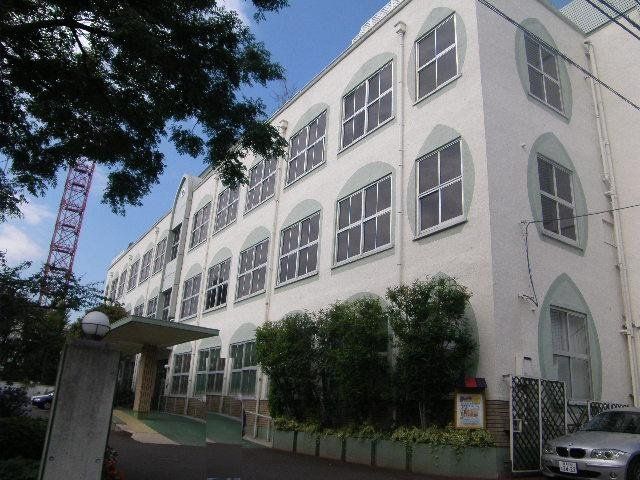 近くの医療法人財団紘友会三鷹病院まで281m(徒歩4分)