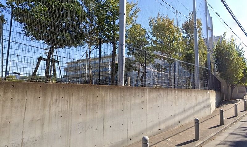 近くの品川区立荏原第五中学校(旗の台)まで454m(徒歩6分)
