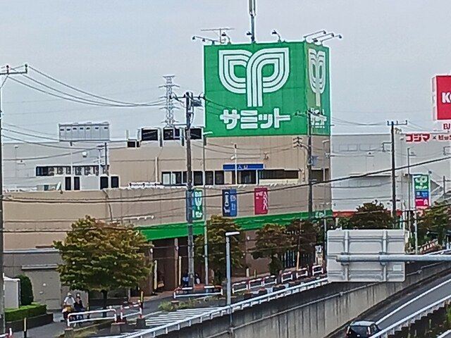 近くのサミットストア鳩ヶ谷駅前店まで1,483m（徒歩19分）